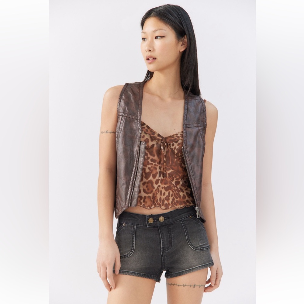 NWT UO BDG Micro Carpenter Denim Shorts Sz 29 - Picture 2 of 8